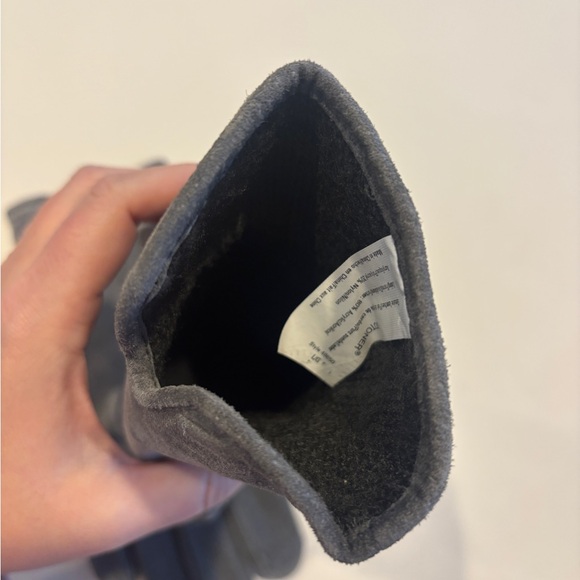 Isotoner Grey Genuine Leather/Suede Gloves Women’s Large - Picture 4 of 4